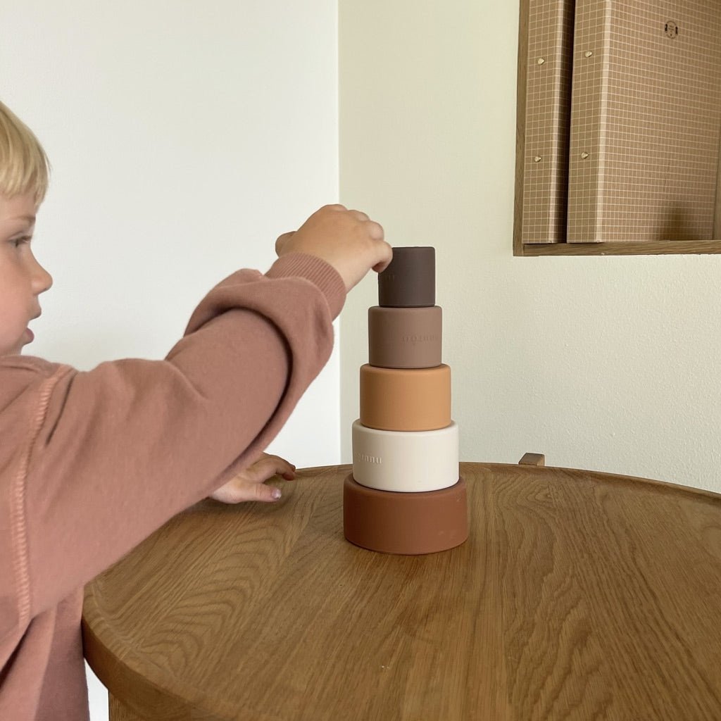 Vanja Siliconen Stapeltoren Bruin | Nuuroo | FDA Siliconen by Nuuroo