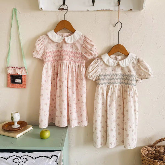 Smocked Floral Dress – Tijdloze Charme in Katoen