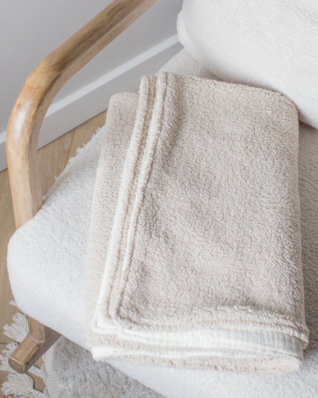 Wieg-/ledikant deken teddy light beige