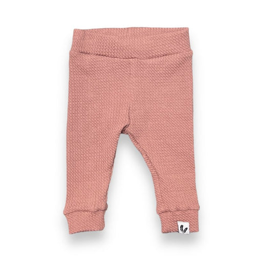3-delig Setje Ruffle Cable Clay Pink – Blouse, Broek & Haarbandje | GOTS | Feathers®