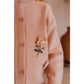 Evie Cardigan – Gebreid Vest met 3D-Bloemdetails