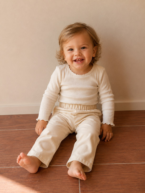 Delicate Bow Pants – Comfortabele Broek met Lintdetails