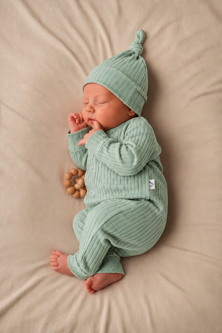 Boxpakje Zomer Ruffle Dusty Green | GOTS Jersey voor Babymeisje by Feathers®