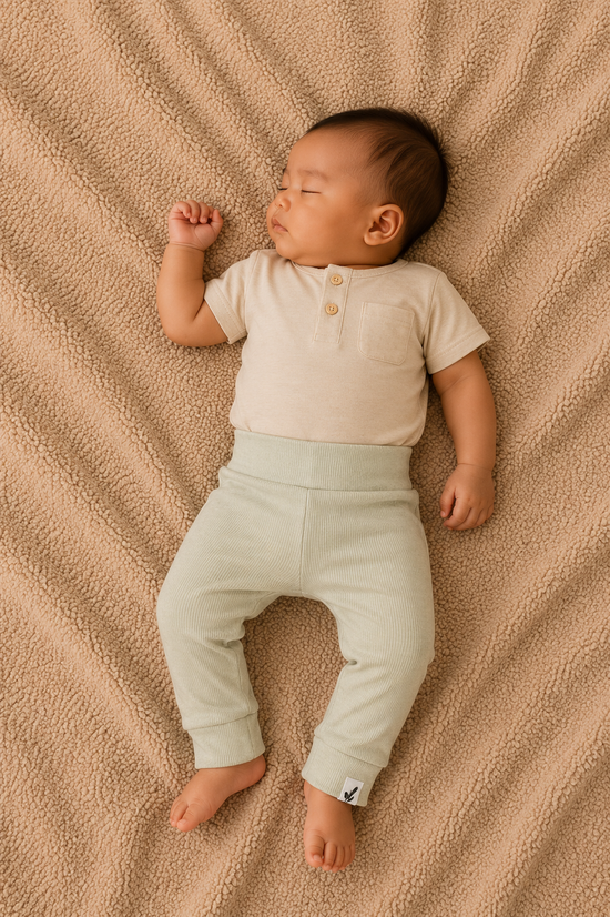 Kinderbroekje Rib Jersey | Dusty Green | Maat 74–116 by Feathers®