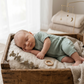 Boxpakje zomer dusty green – comfort en stijl voor jouw kleintje