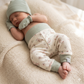Newborn broekje kersen/groen voor de meest schattige outfits