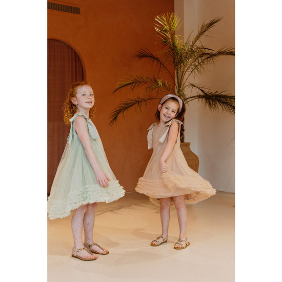 Demelza Jurk – Zwierige Elegantie met Tule & Lint