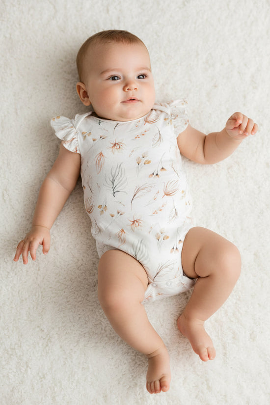 Rompertje boho floral met korte mouw en ruffles voor baby&
