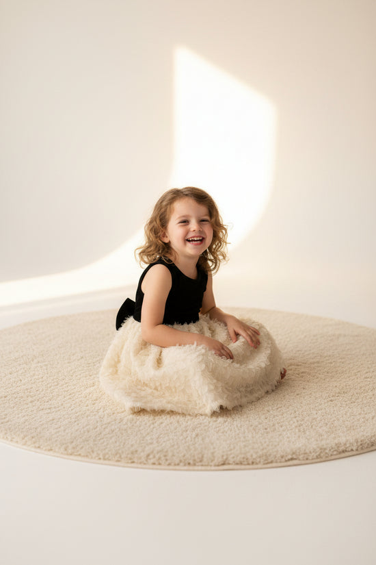 Sadie Jurk – Modern Silhouet met Charmant Rugdetail